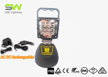 Luces de inundación al aire libre del Portable LED 7 horas de la hora laborable brillo de la prenda impermeable de alto